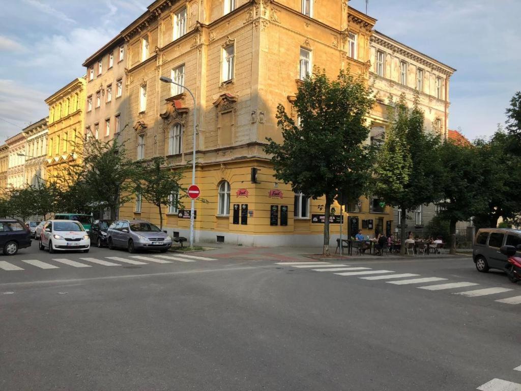 Apatrhostel Brno Dış mekan fotoğraf